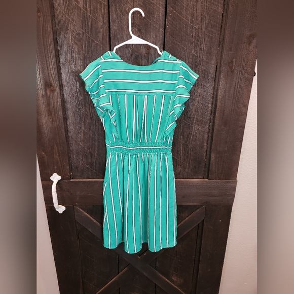 Flutter sleeve dress - Picture 3 of 3